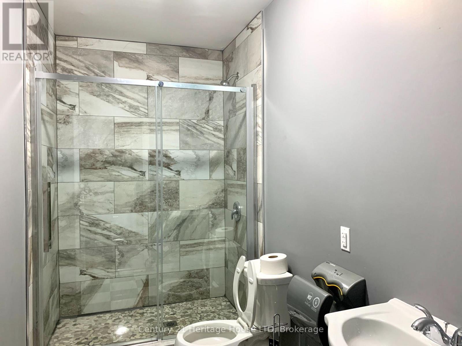 8163 CUMMINGTON SQUARE E, Niagara Falls (Chippawa) — photo 38