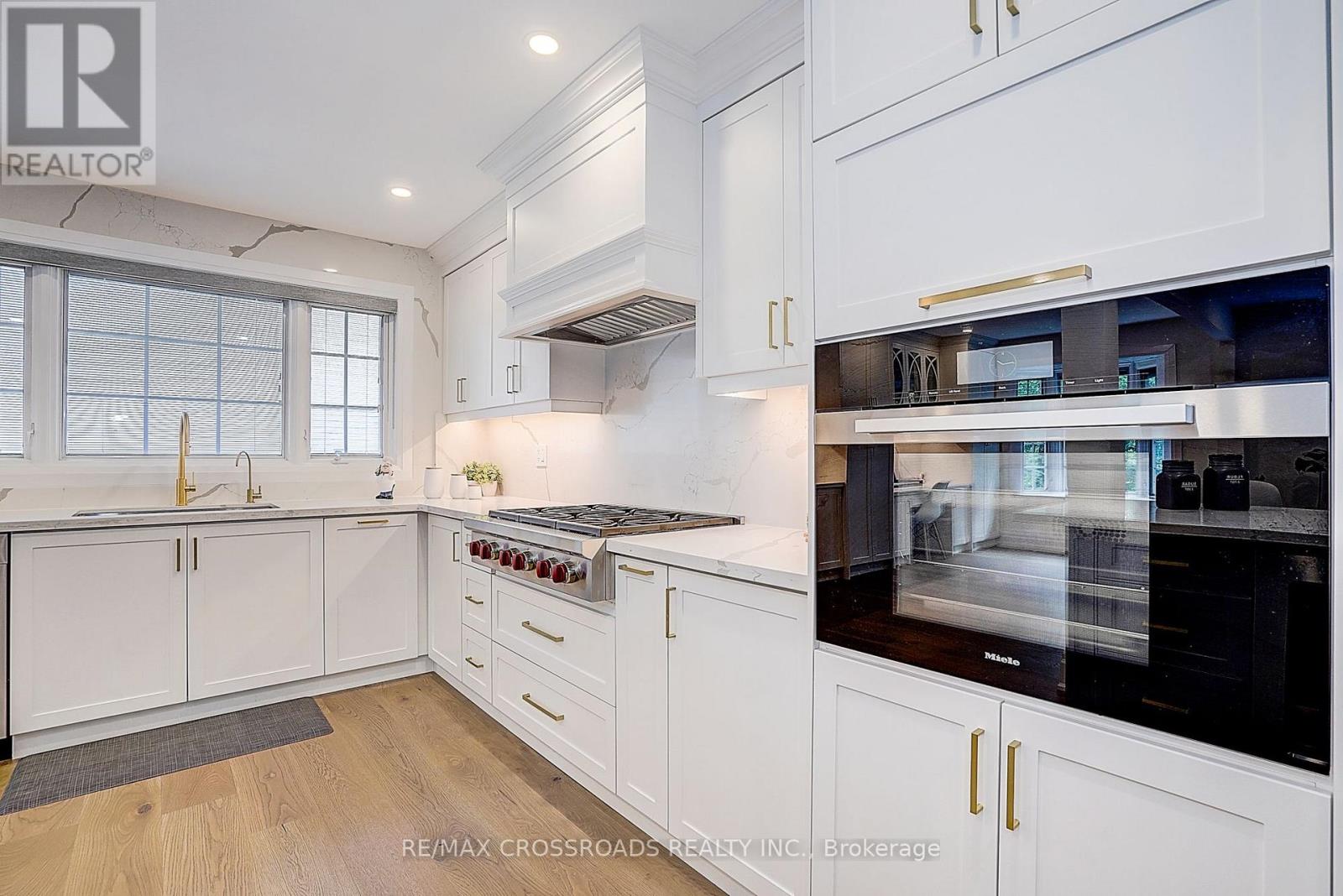 55 FOREST GROVE DRIVE - 11