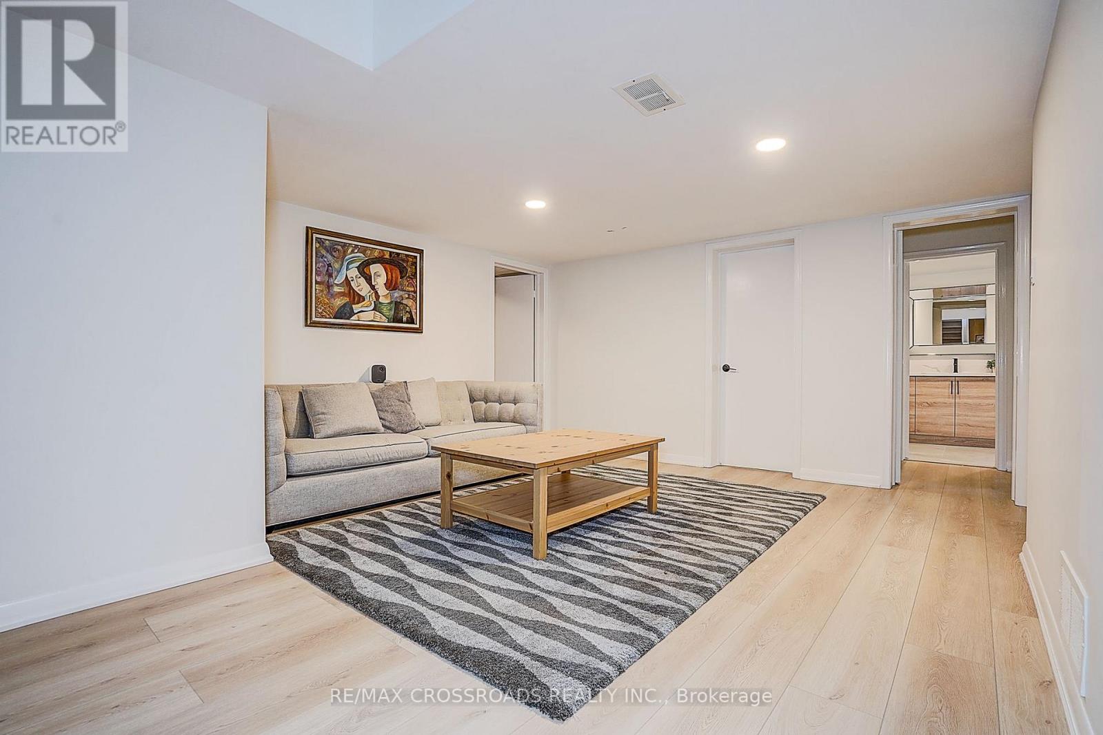 55 FOREST GROVE DRIVE - 42