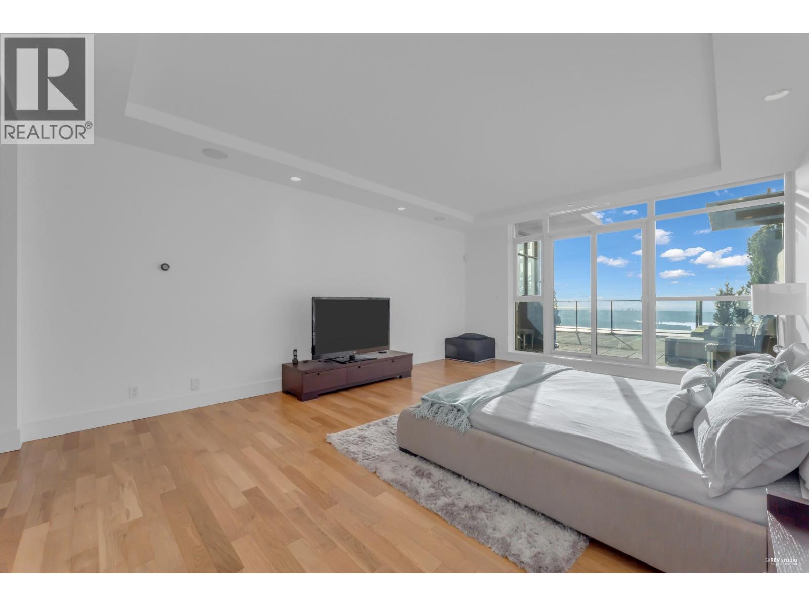303 2245 TWIN CREEK PLACE, West Vancouver