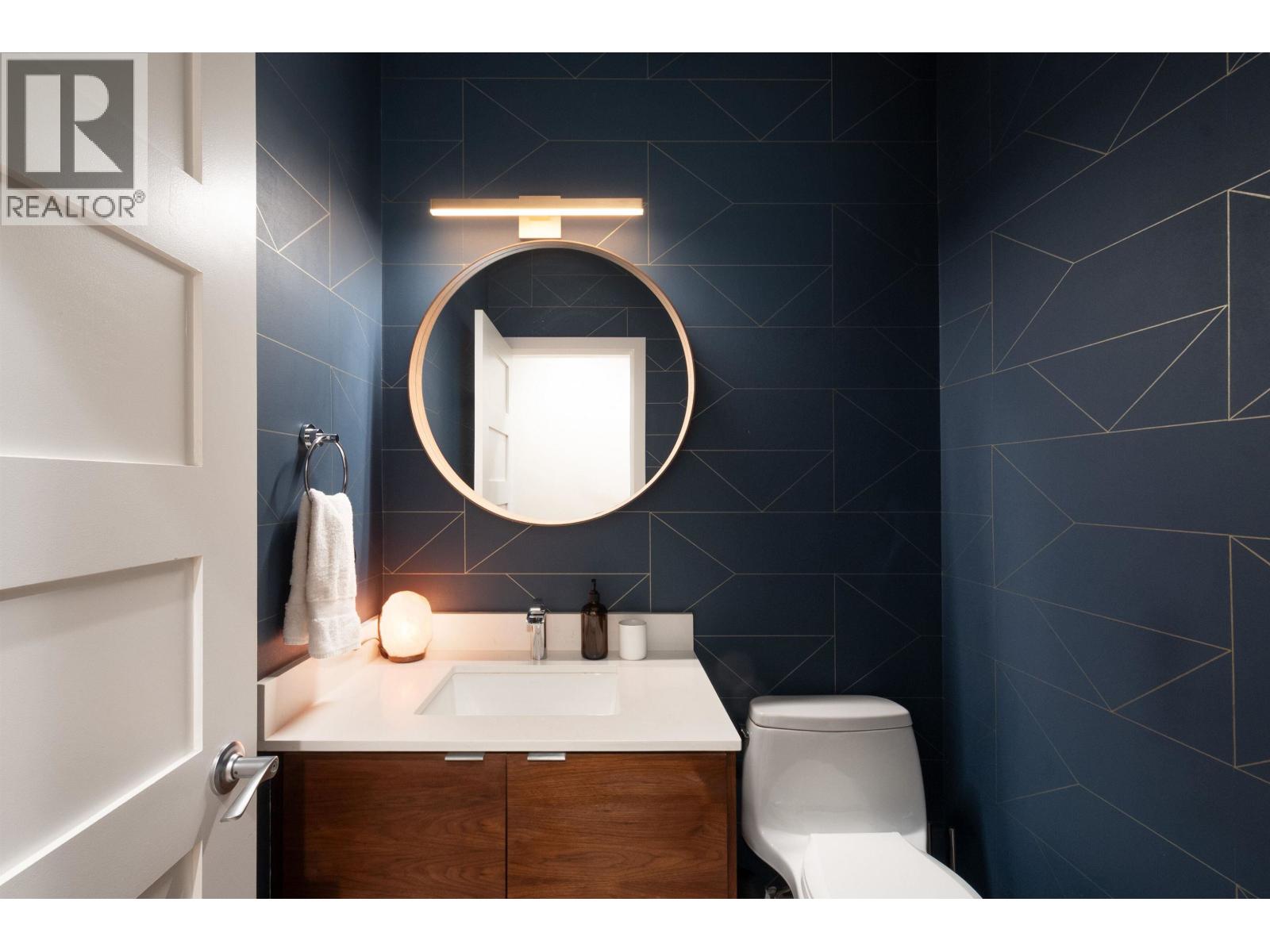 290 E 11TH AVENUE, Vancouver