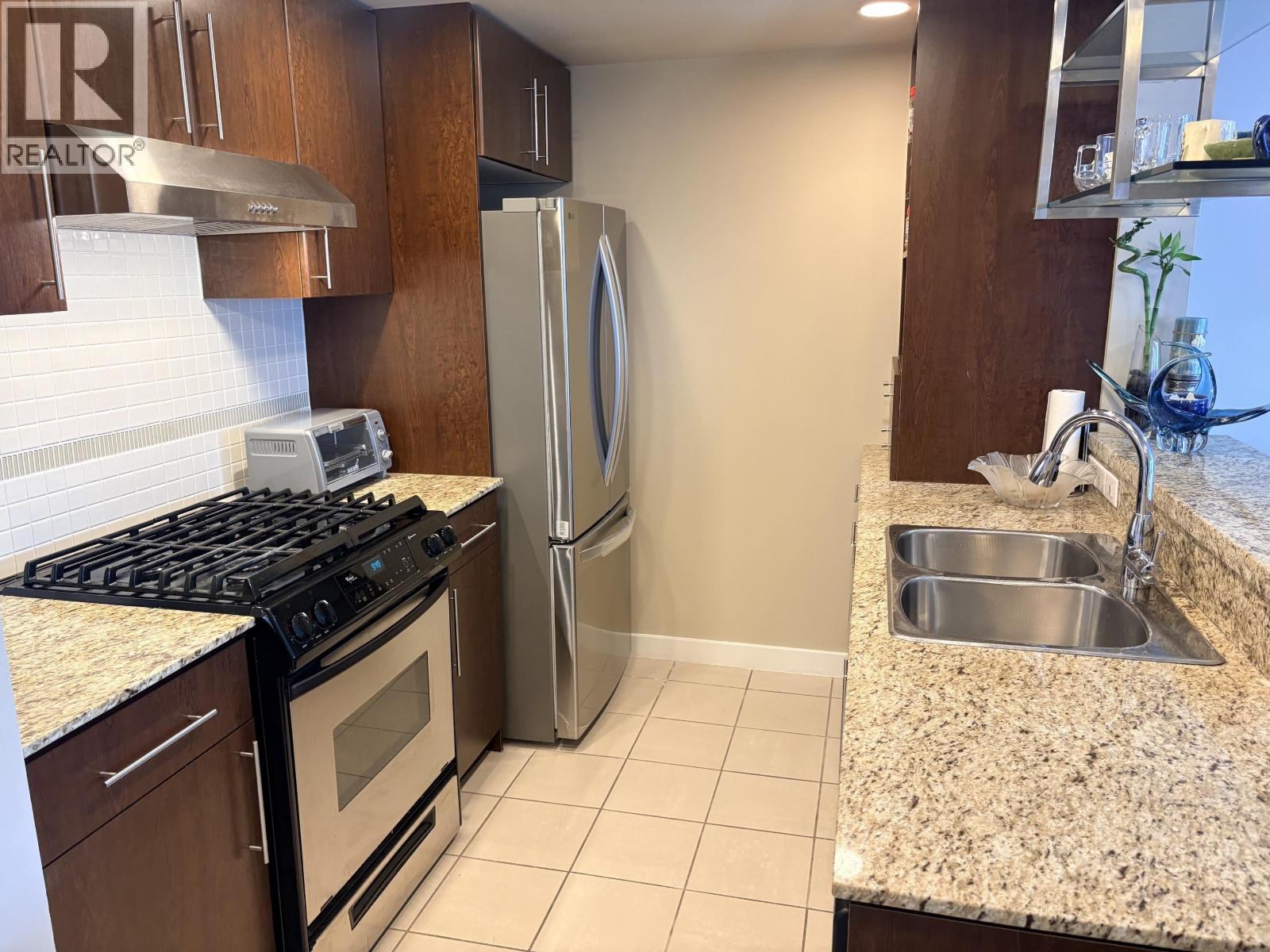 607 583 BEACH CRESCENT, Vancouver — photo 6