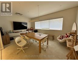 202 - 80 Fulton Way, Richmond Hill, ON L4B1J5 Photo 6