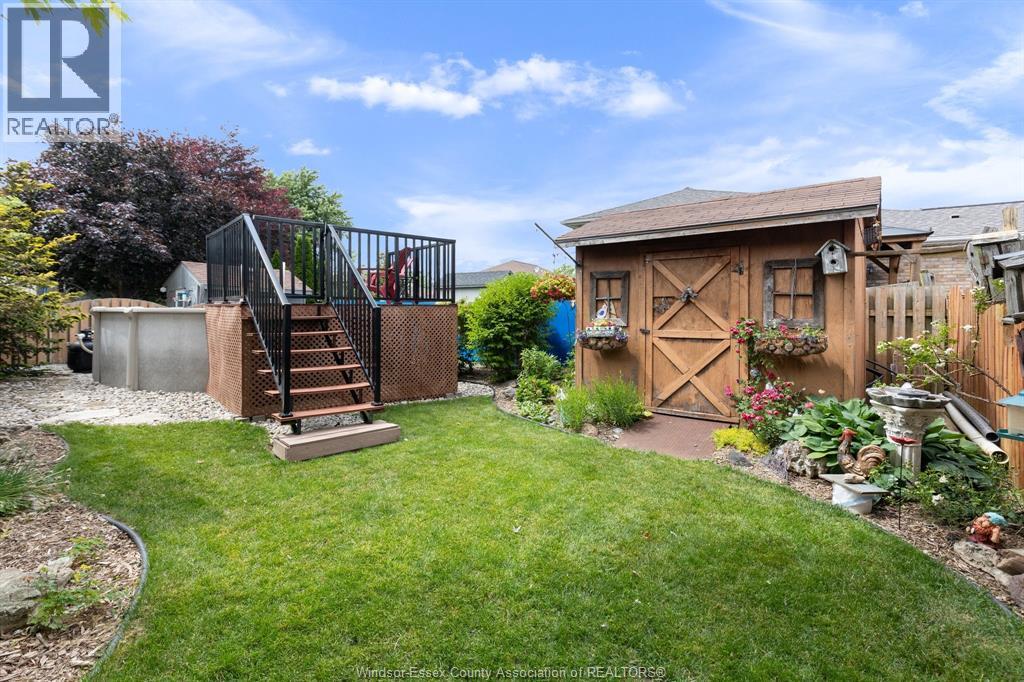 18 AZAR DRIVE - 32