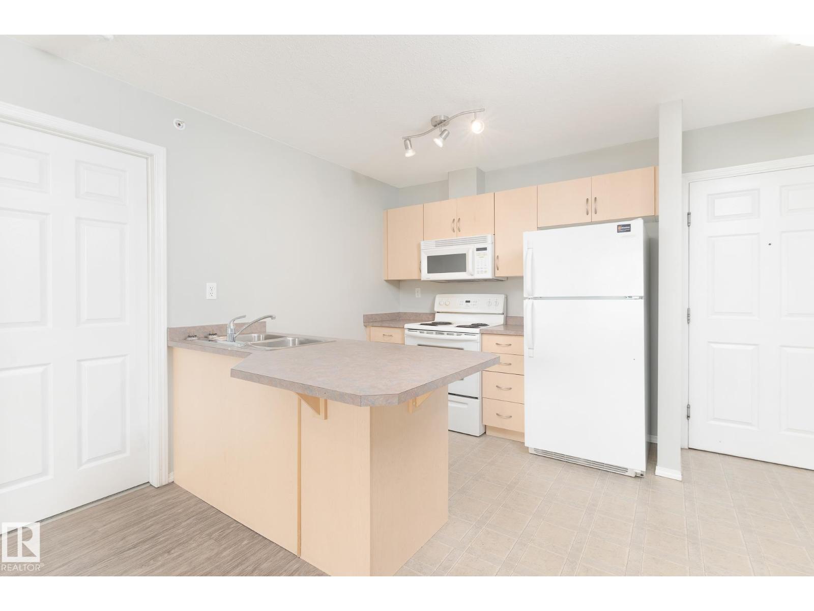 #418 4310 33 ST - 10