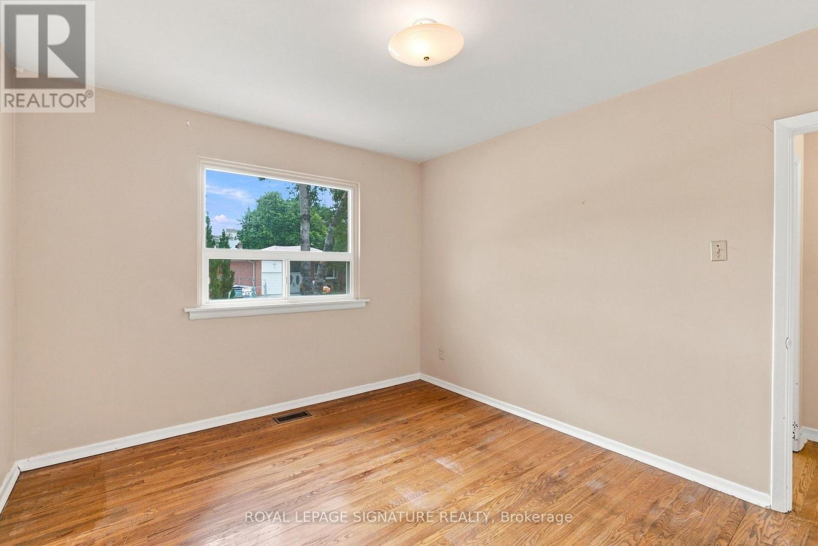 1 DALEGROVE CRESCENT - 22