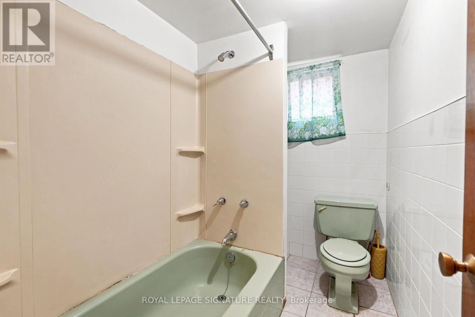 1 DALEGROVE CRESCENT - 35