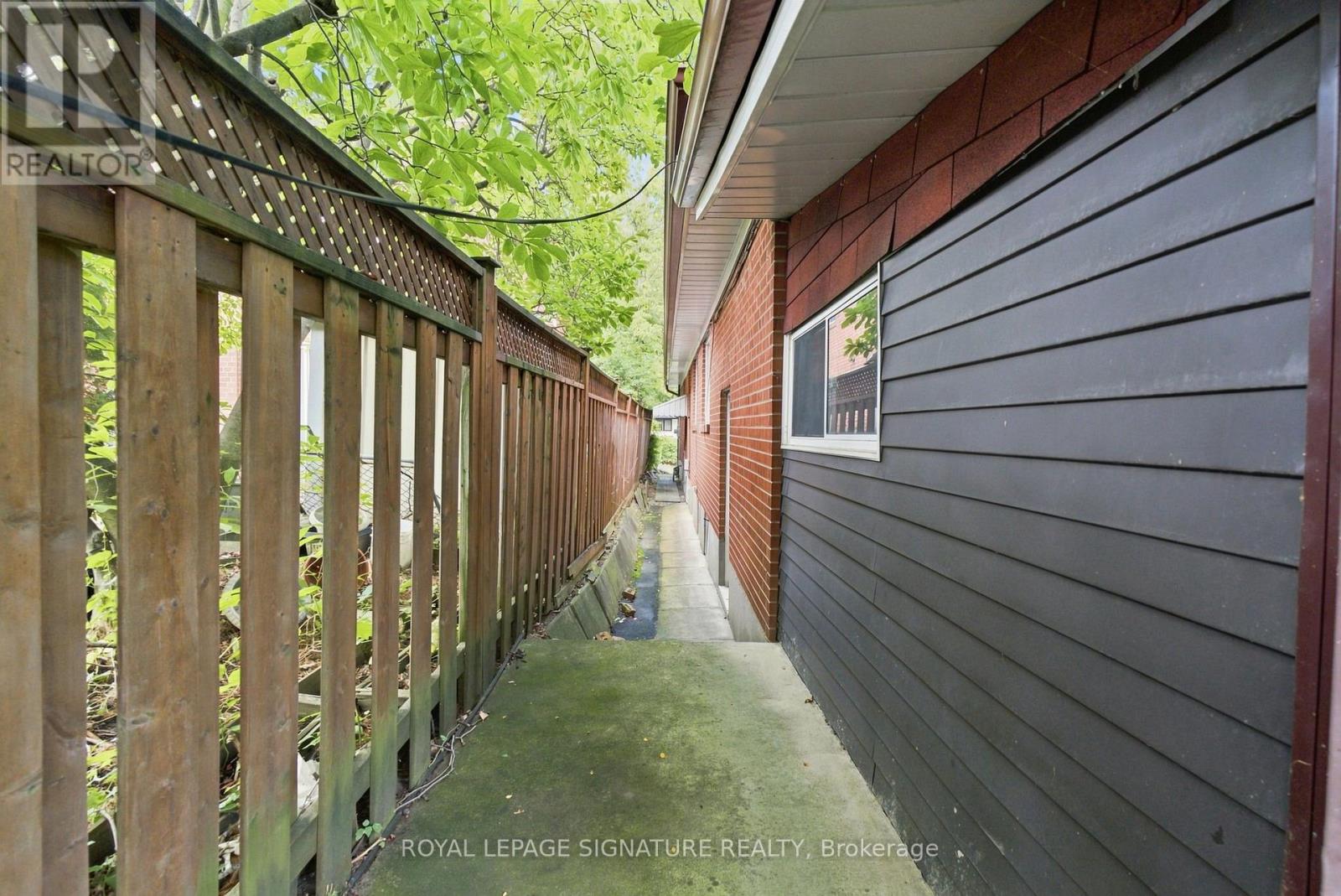 1 DALEGROVE CRESCENT - 45