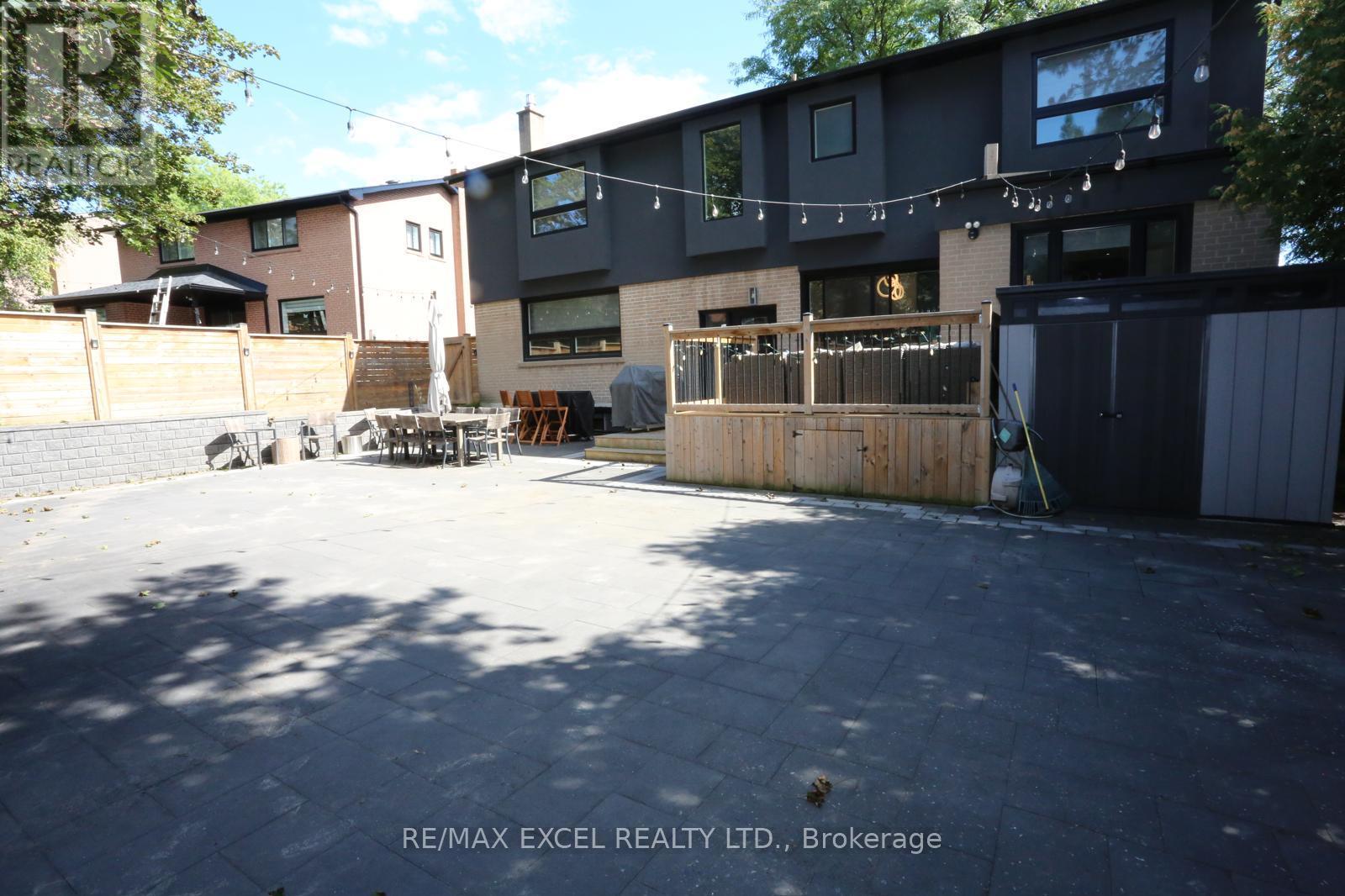 16 ALDENHAM CRESCENT - 29