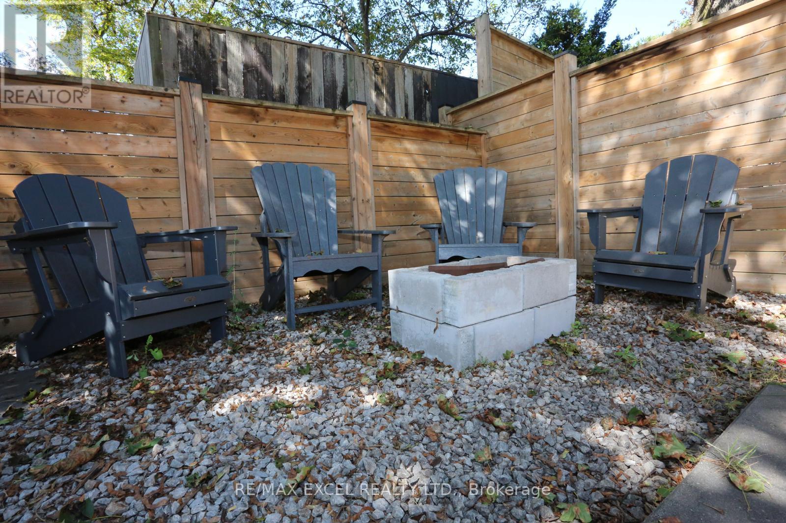 16 ALDENHAM CRESCENT - Image 35