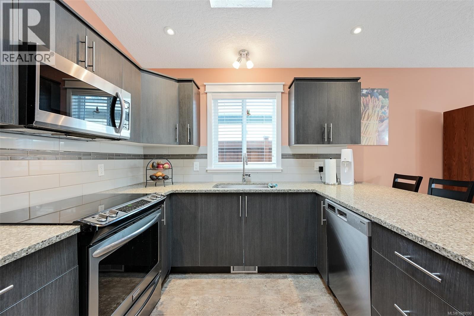 52 7586 Tetayut Road, Central Saanich