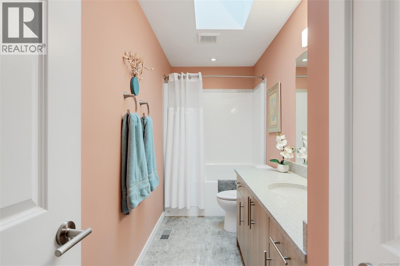 52 7586 Tetayut Road, Central Saanich