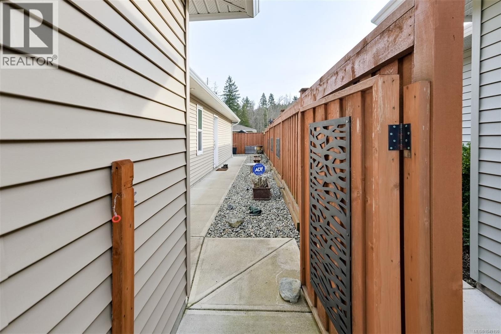 52 7586 Tetayut Road, Central Saanich
