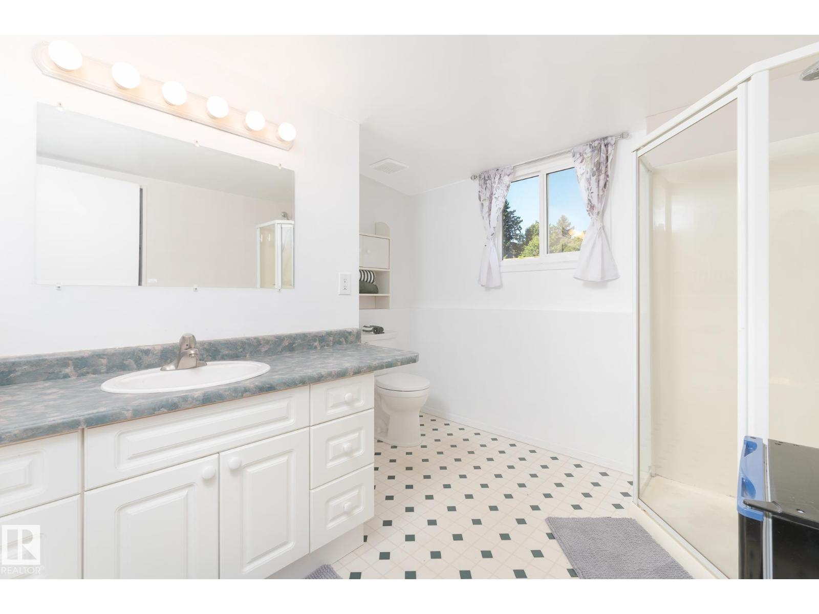 11 OATWAY ST - 30
