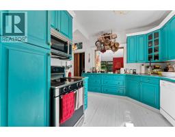 4pc Bathroom - 335 1 Street Se, Medicine Hat, AB T1A0A5 Photo 13