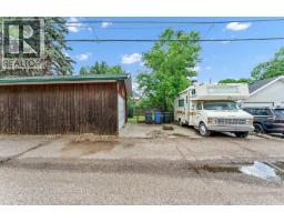 335 1 Street Se, Medicine Hat, AB T1A0A5 Photo 48