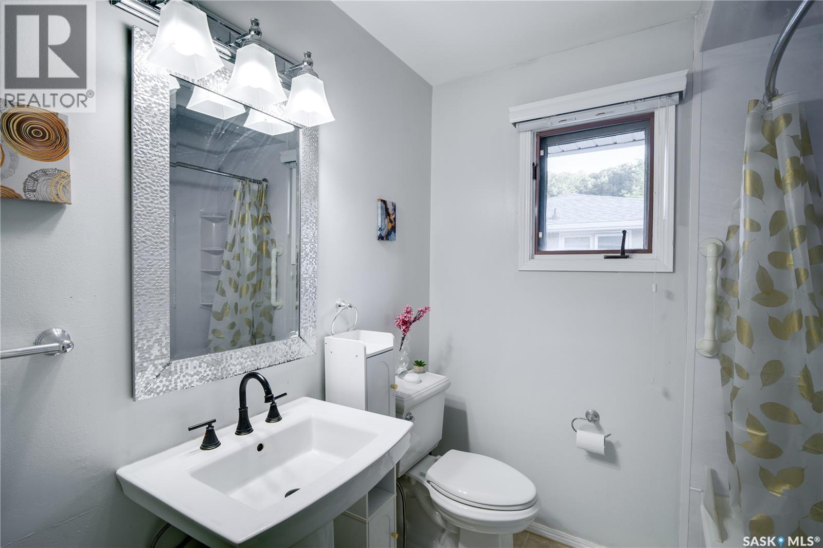 1304 Queen CRESCENT - Image 20