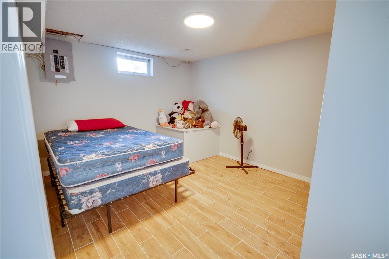1304 Queen CRESCENT - Image 27