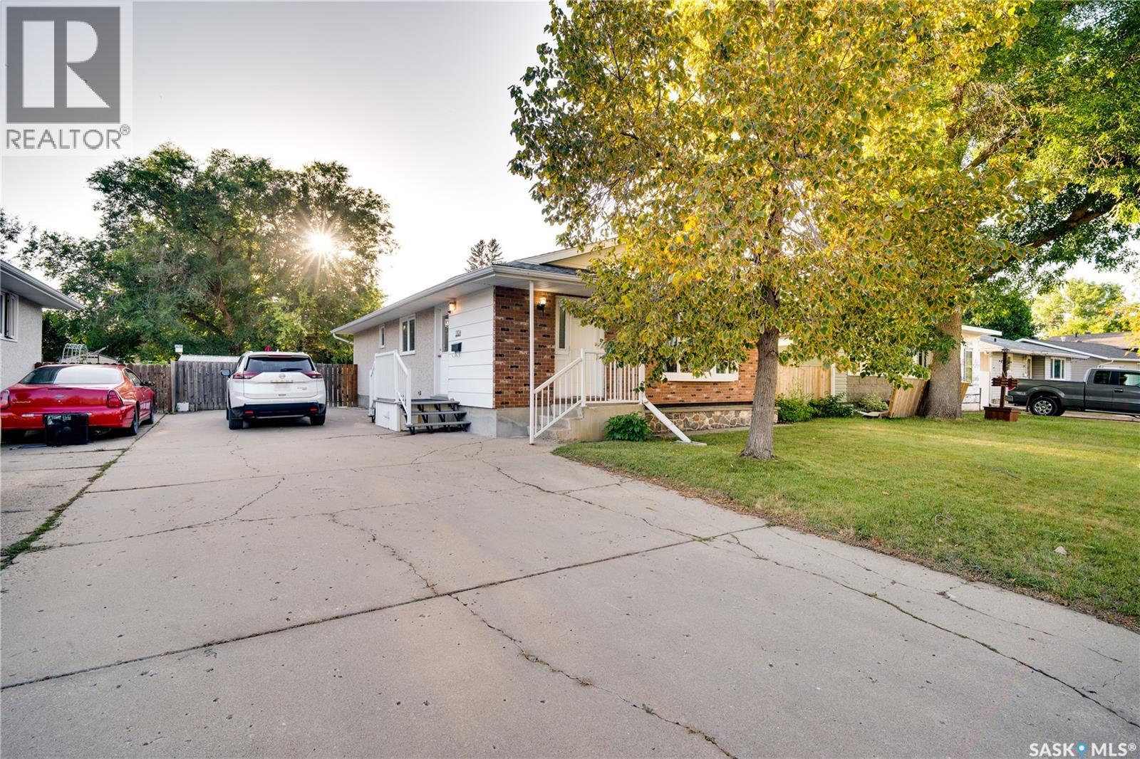 1304 Queen CRESCENT - Image 33