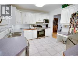 3pc Bathroom - 1304 Queen Crescent, Moose Jaw, SK S6H3G4 Photo 12
