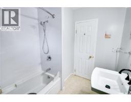 1304 Queen Crescent, Moose Jaw, SK S6H3G4 Photo 21