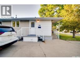 1304 Queen Crescent, Moose Jaw, SK S6H3G4 Photo 32