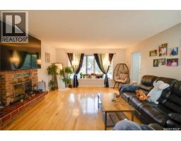 4pc Bathroom - 1304 Queen Crescent, Moose Jaw, SK S6H3G4 Photo 6