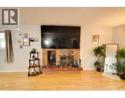 Bedroom - 1304 Queen Crescent, Moose Jaw, SK S6H3G4 Photo 7