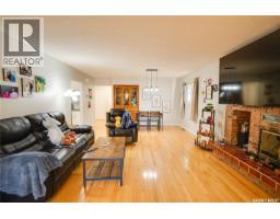 Bedroom - 1304 Queen Crescent, Moose Jaw, SK S6H3G4 Photo 8