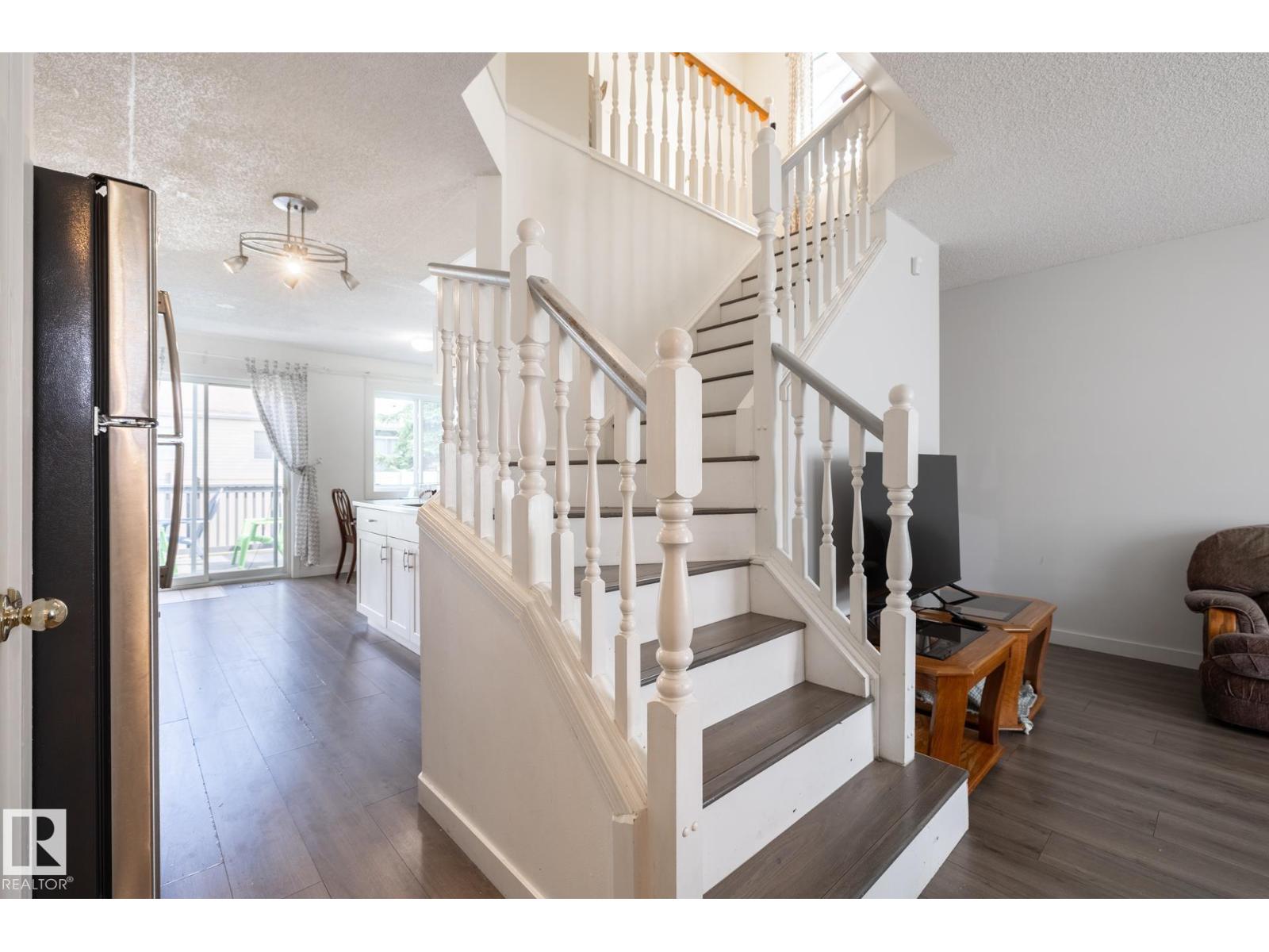 #43 1033 YOUVILLE DR W NW - 18
