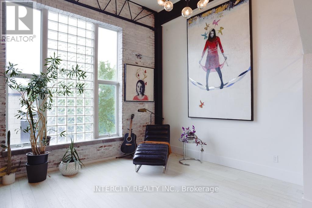 #208 676 RICHMOND STREET W - 14