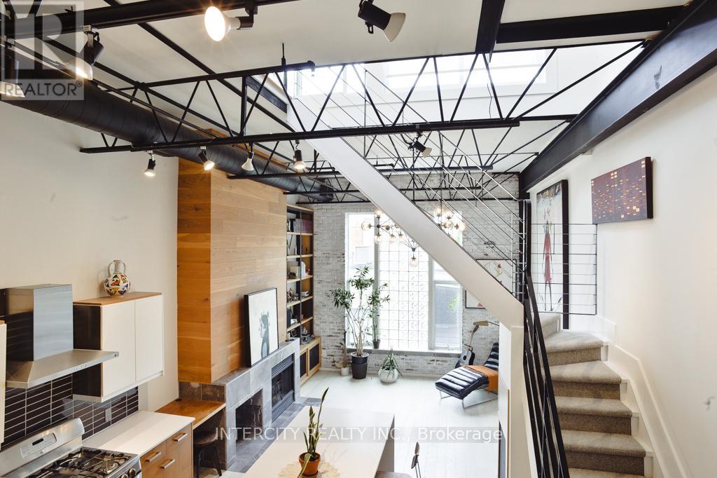 #208 676 RICHMOND STREET W - 17