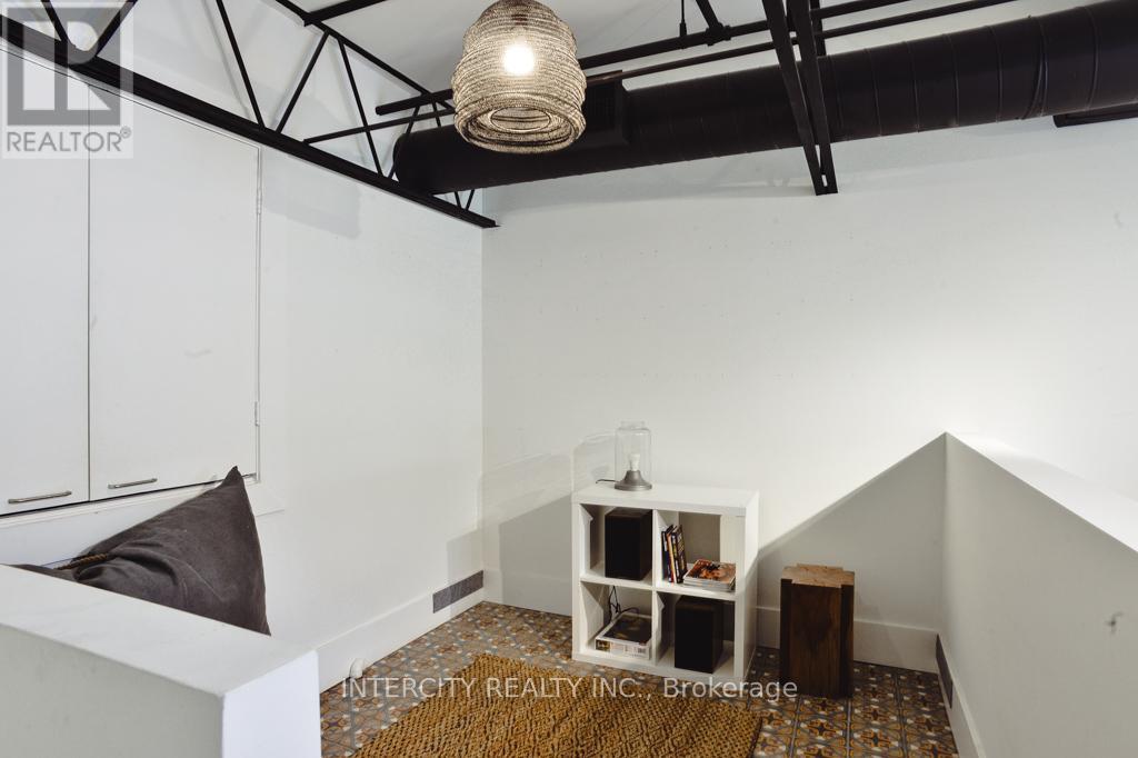 #208 676 RICHMOND STREET W - 15