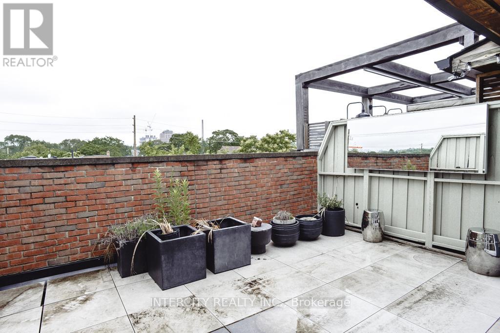 #208 676 RICHMOND STREET W - Image 37