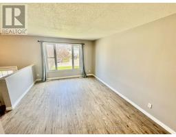 Living room - 356 Owens Crescent, Kingston, ON K7M8H8 Photo 6