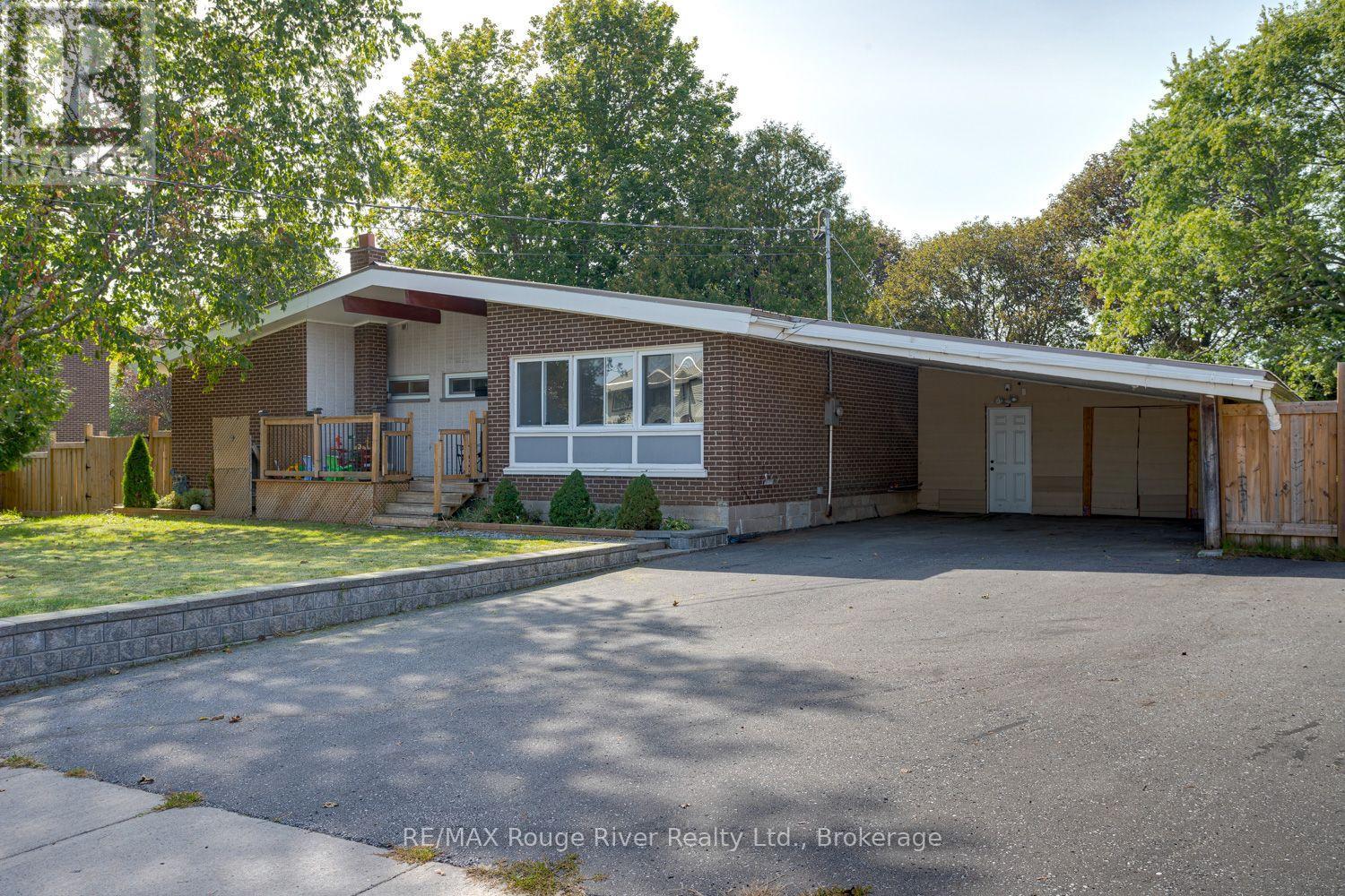 26 WELLINGTON STREET - Image 30