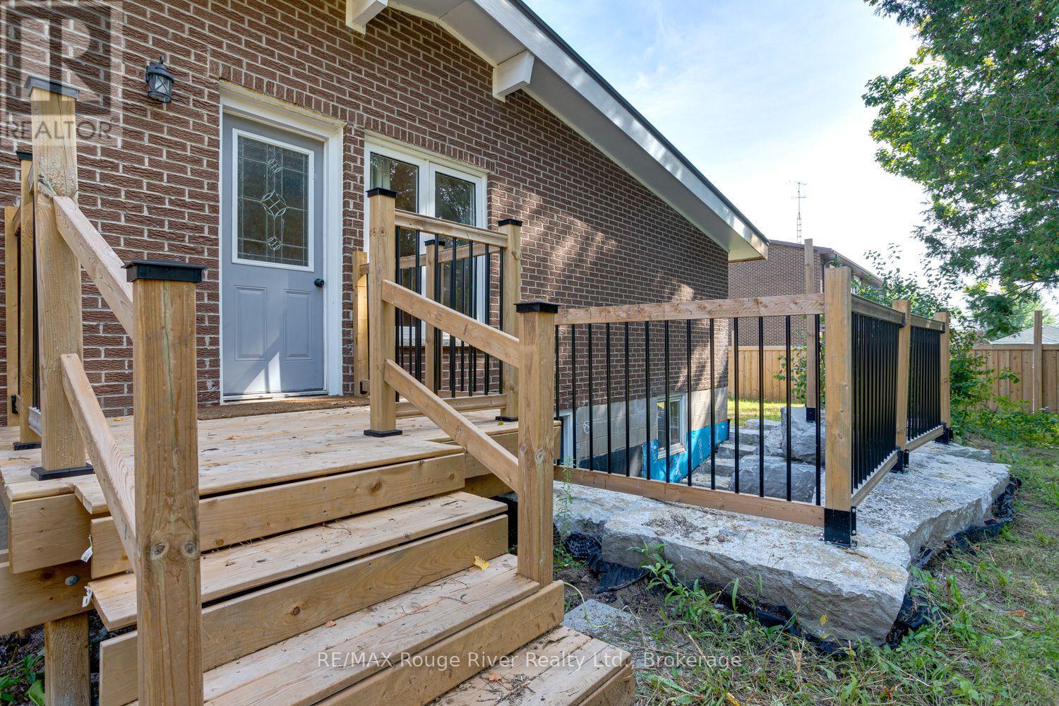 26 WELLINGTON STREET - Image 32