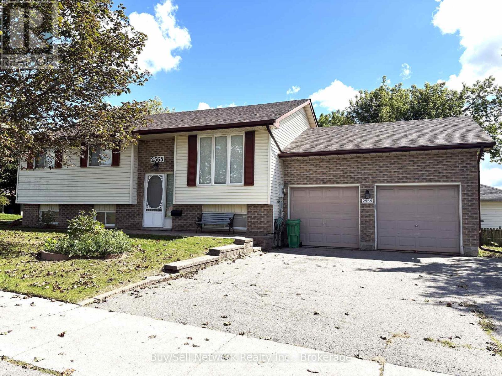 2565 MARSDALE DRIVE - 1