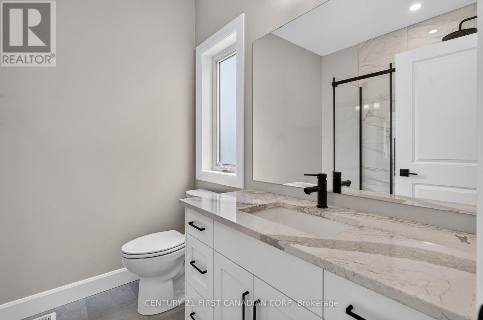 #4 430 HEAD STREET N - Image 22