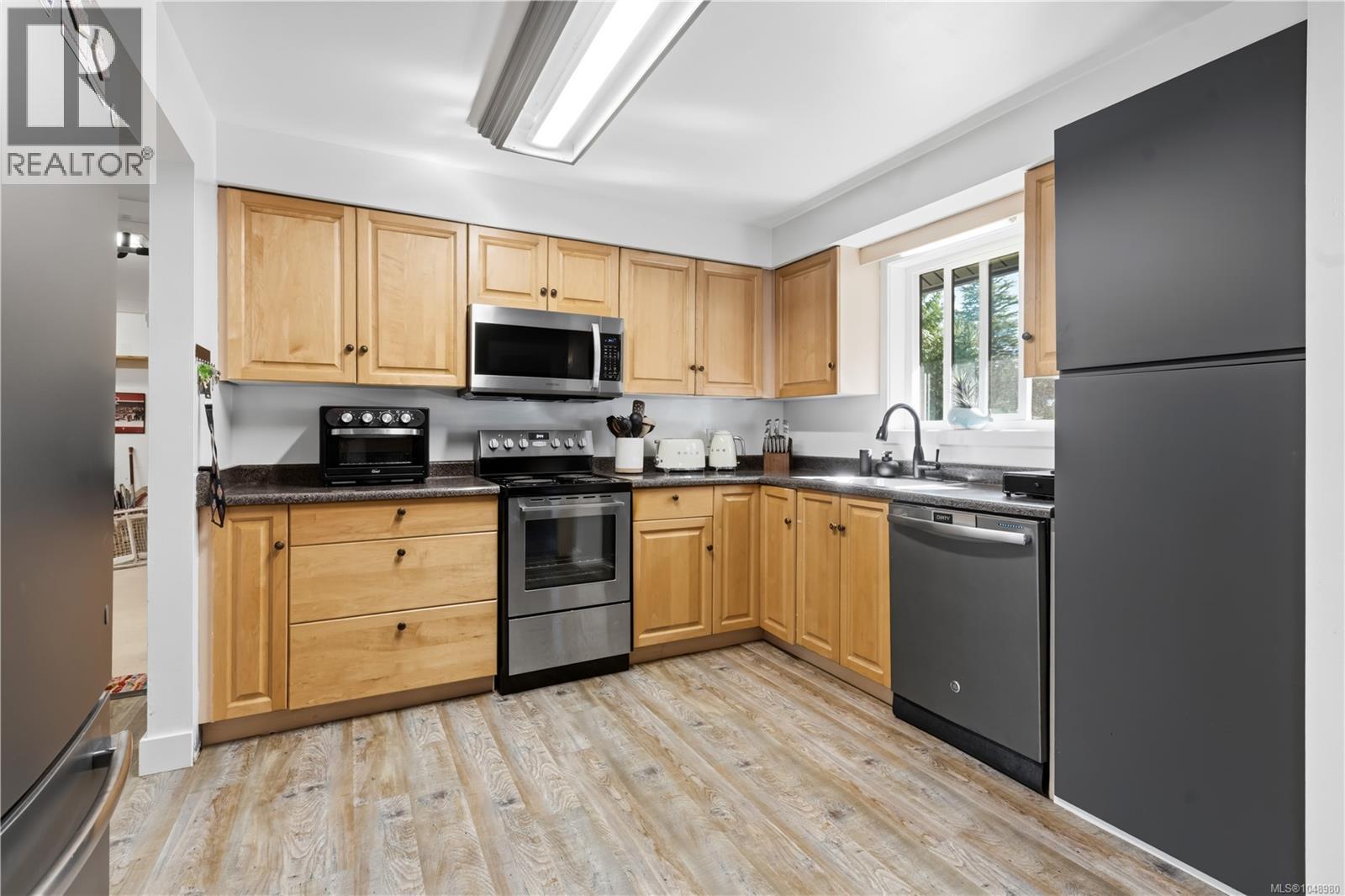 1626 Larch Rd - Image 3