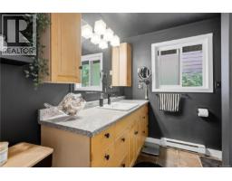 1626 Larch Rd, Ucluelet, BC V0R3A0 Photo 24