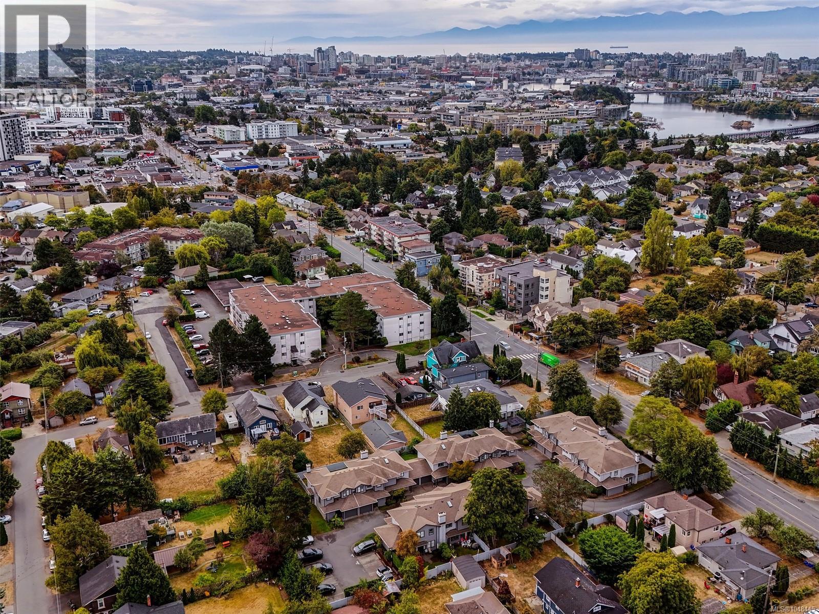 12 240 Burnside Road East, Saanich