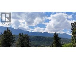 711 10th Street S, Golden, BC V0A1H0 Photo 32