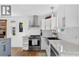 Kitchen - 853 Springside Court, Kelowna, BC V1W3L8 Photo 8