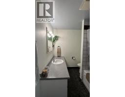 Primary Bedroom - 711 10th Street S, Golden, BC V0A1H0 Photo 10