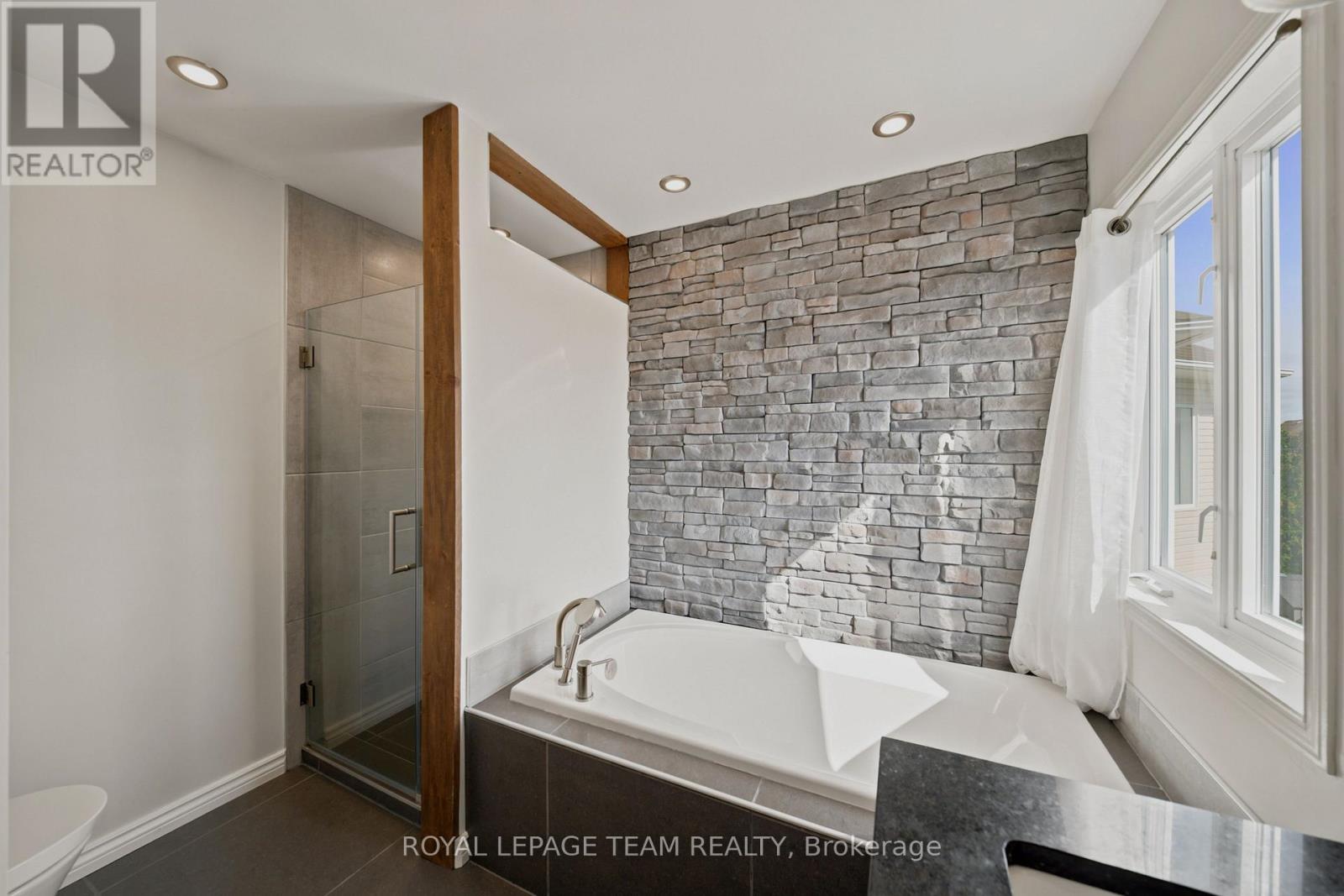 4 Bed, 4 Bath House for Sale in Ottawa – 32 GLENRILL PLACE, Ottawa – MLS# X13762926 - Image 34