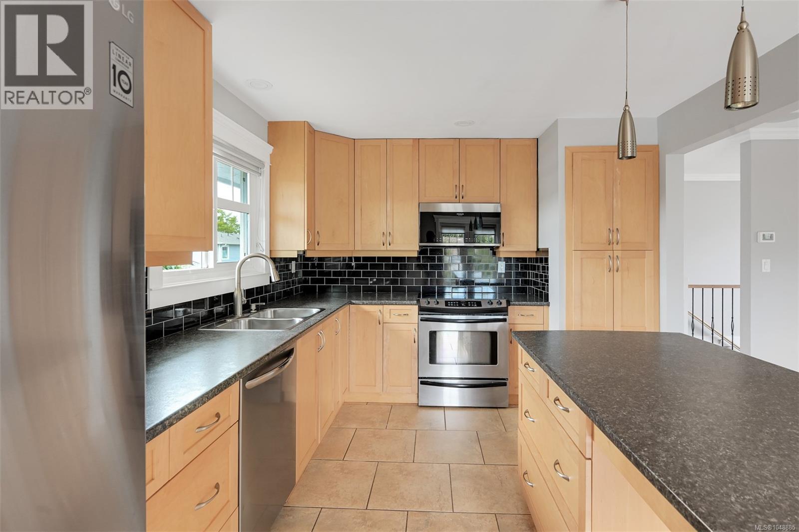  670 Polyanthus Crescent, Saanich