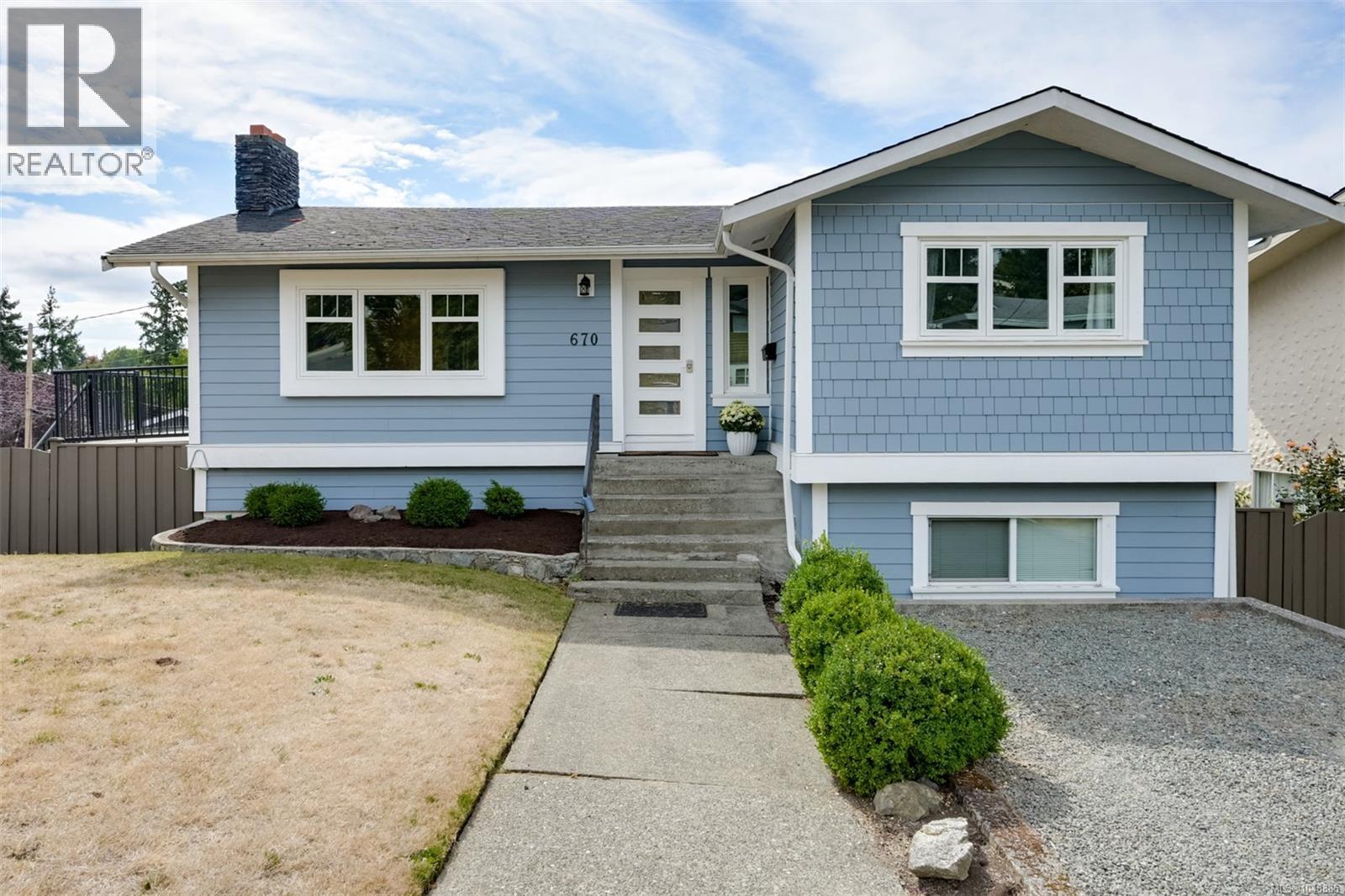  670 Polyanthus Crescent, Saanich