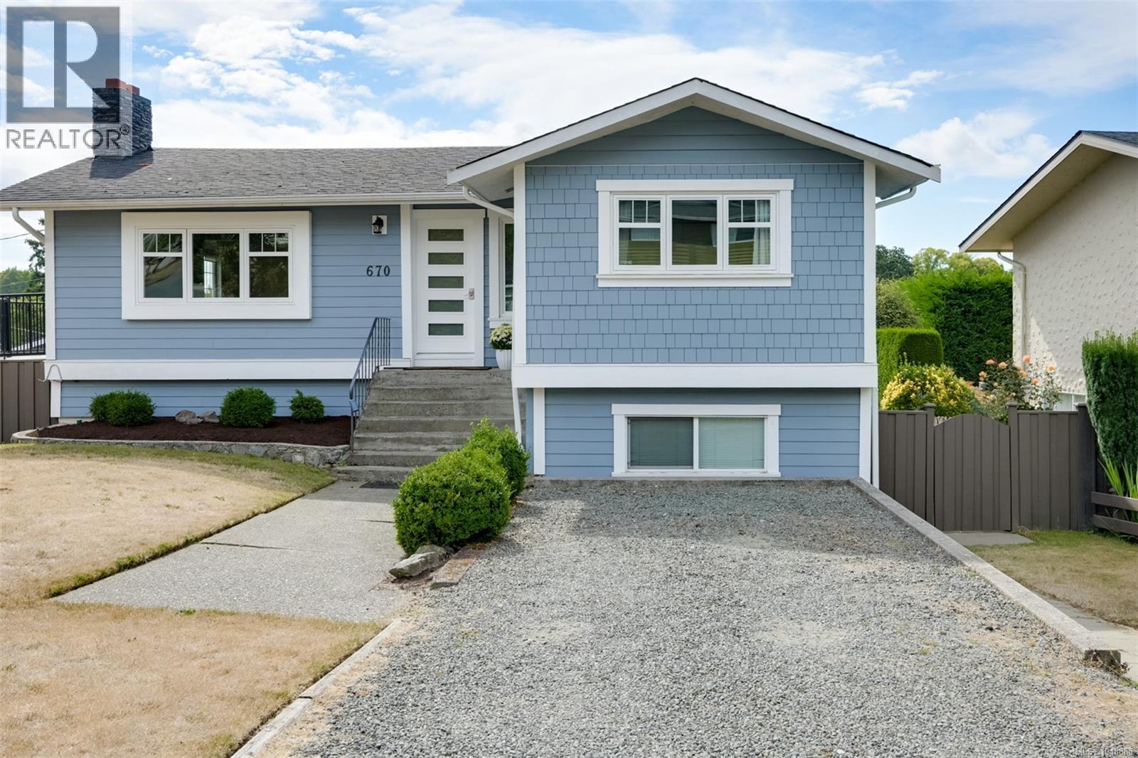  670 Polyanthus Crescent, Saanich