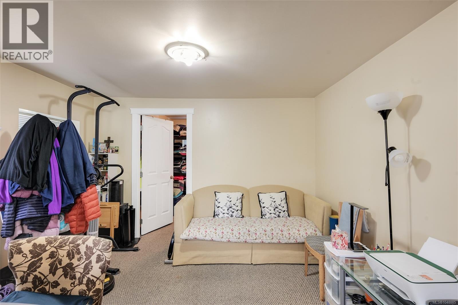  670 Polyanthus Crescent, Saanich